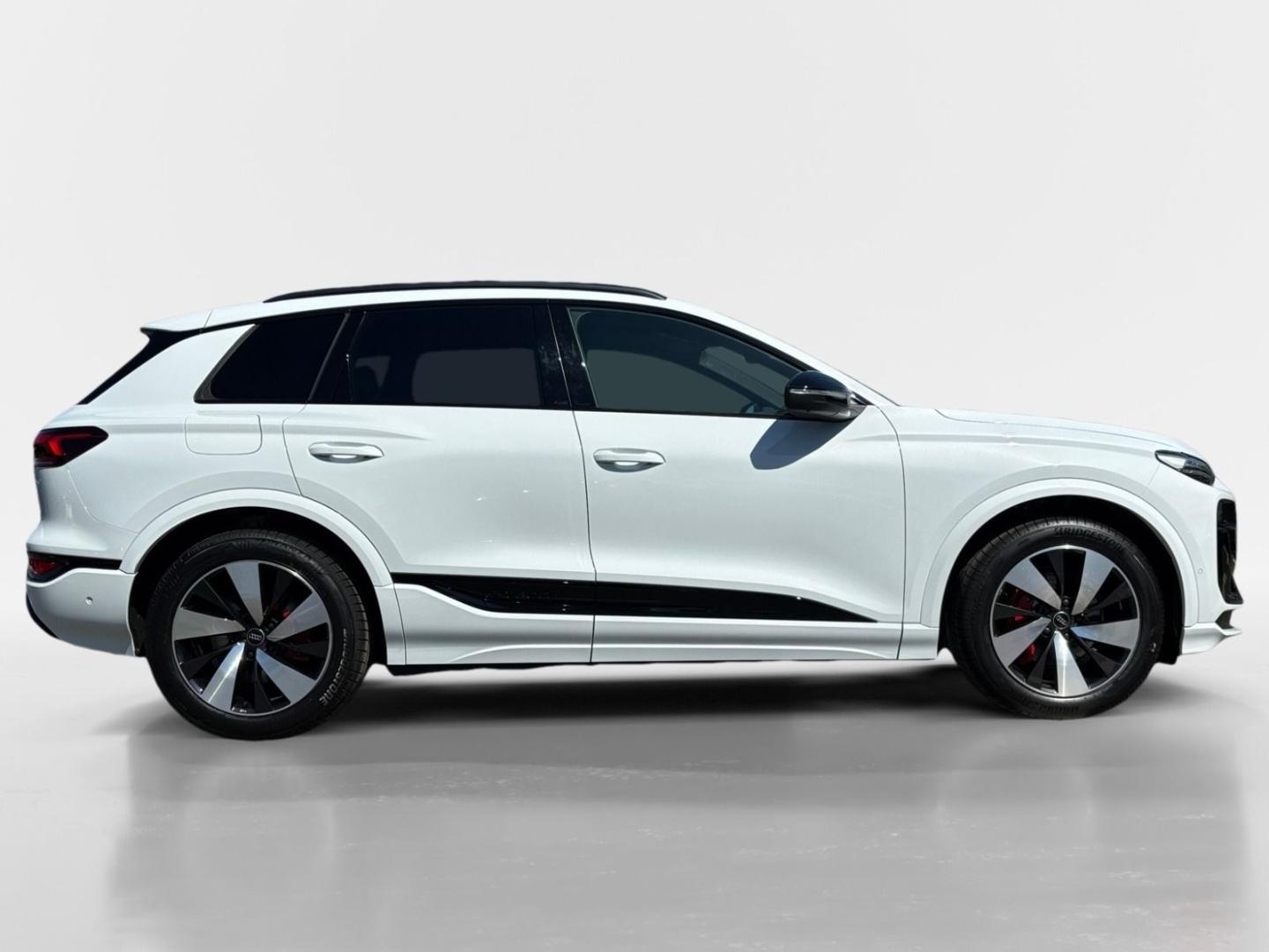 Image about Audi Q6 SUV e-tron e-tron quattro