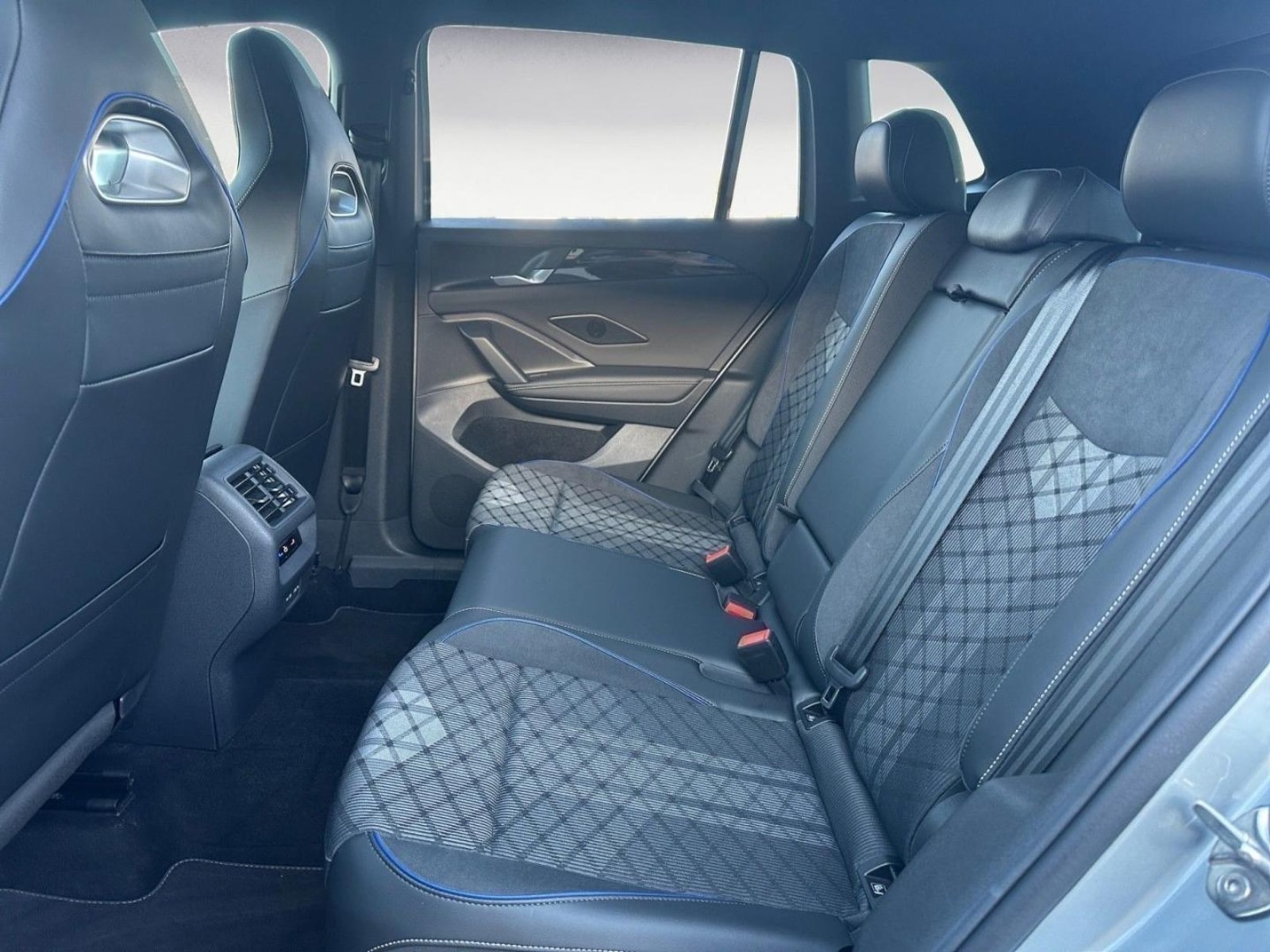 Volkswagen Tiguan – Bild 14