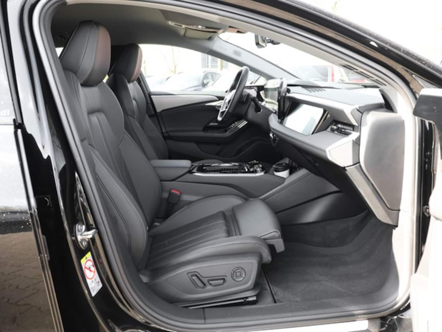Bild über Audi A6 Avant e-tron e-tron quattro - für weitere Informationen kontaktieren Sie den Audi Partner