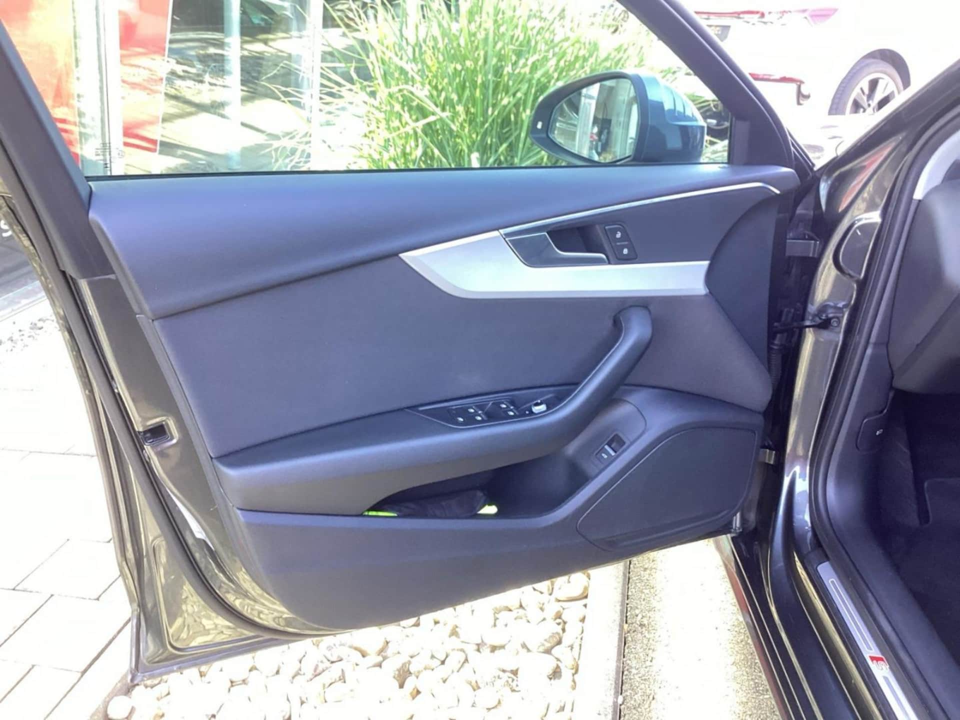 Audi A4 Avant S line