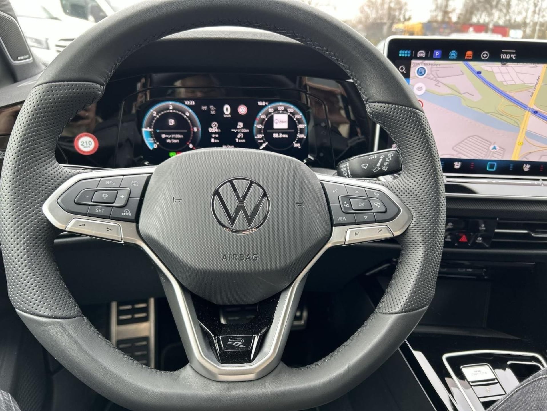 Volkswagen Golf R-Line