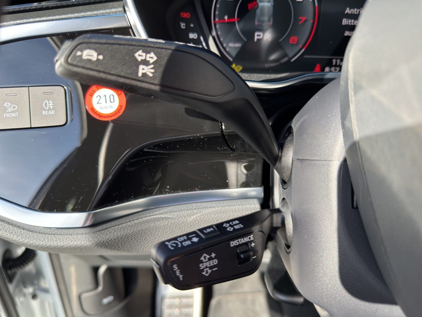 Bild über Audi Q3 S line 35 TFSI S tronic - für weitere Informationen kontaktieren Sie den Audi Partner