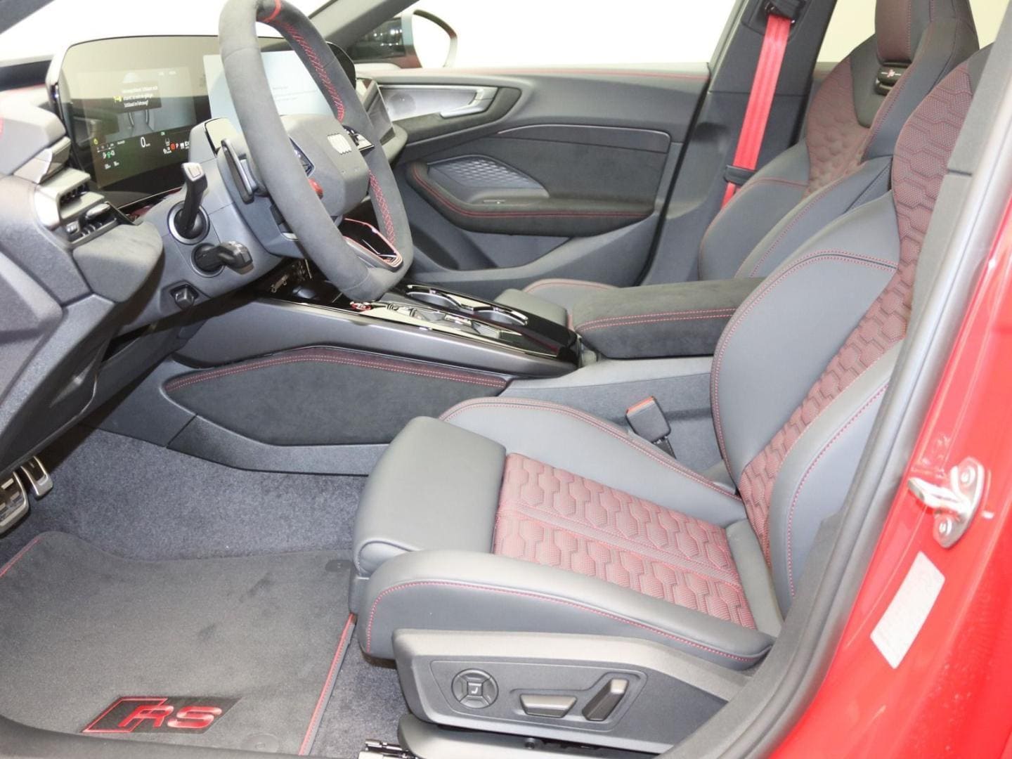 Bild über Audi RS 5 Avant TFSI quattro 470 kW tiptronic - für weitere Informationen kontaktieren Sie den Audi Partner