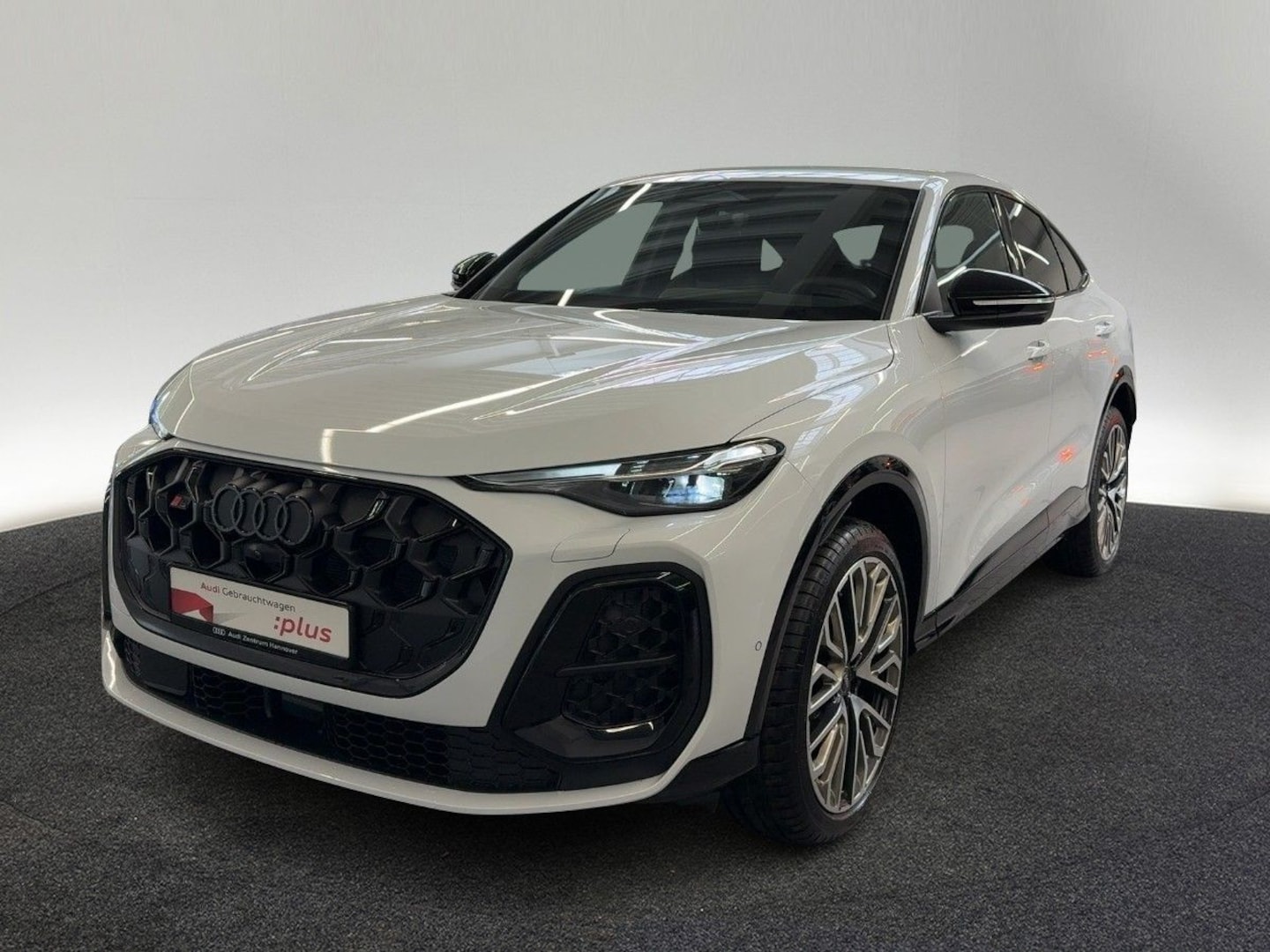 Bild über Audi SQ5 Sportback edition one mit Akzenten mythosschwarz TFSI 270 kW S tronic - für weitere Informationen kontaktieren Sie den Audi Partner