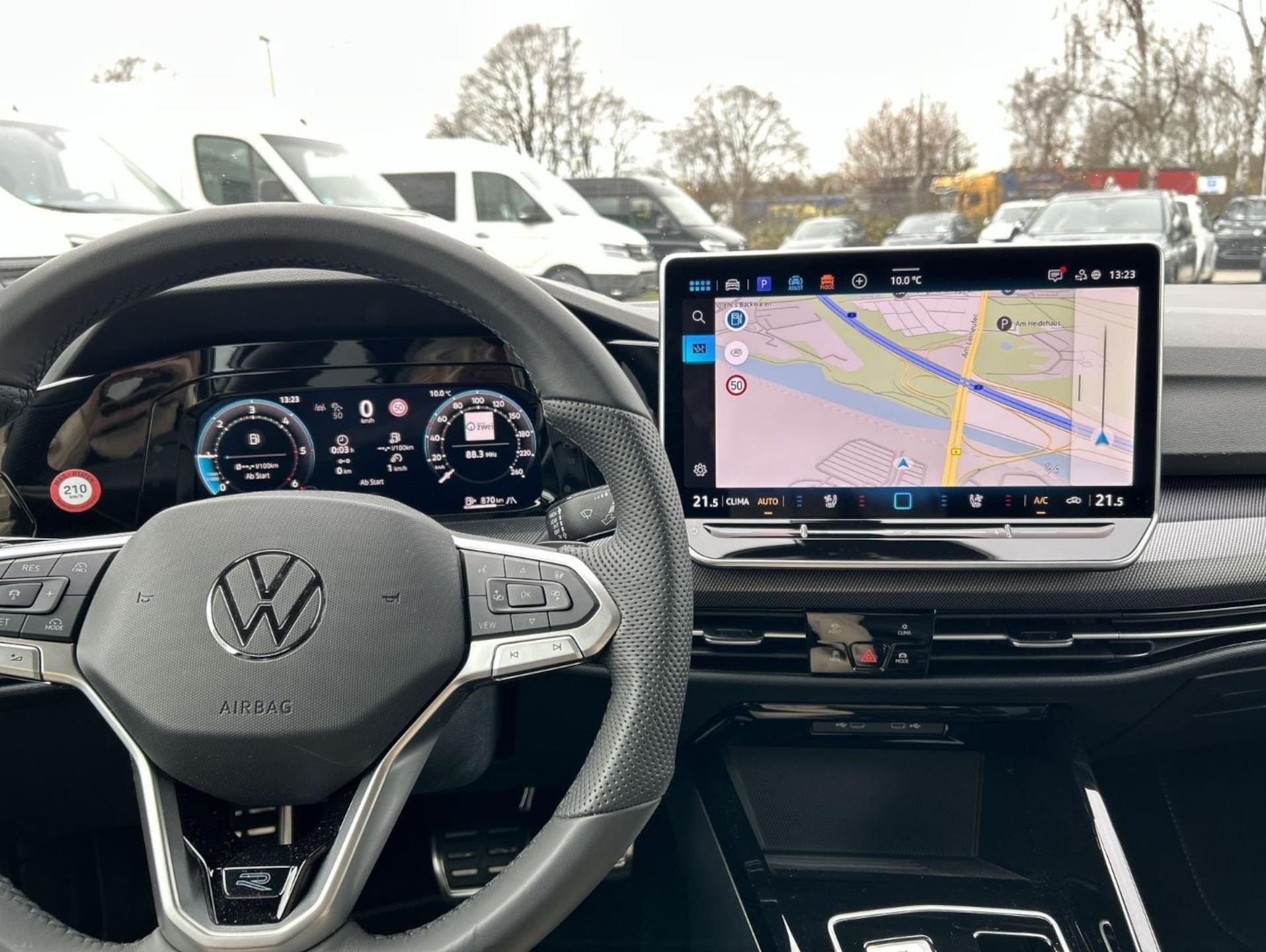 Volkswagen Golf R-Line