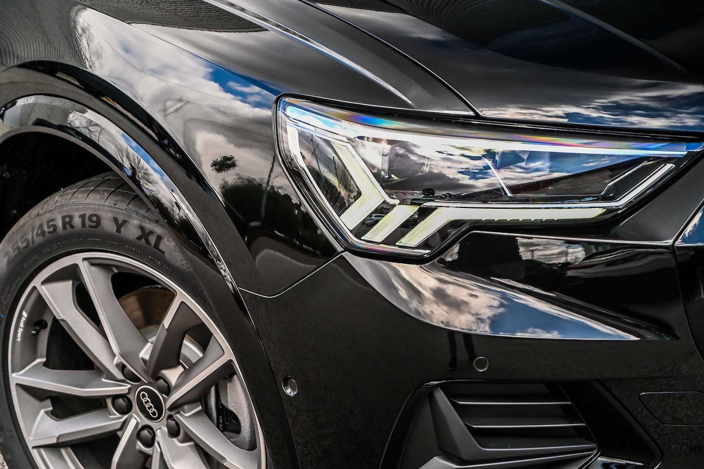 Image about Audi Q3 40 TFSI quattro S tronic