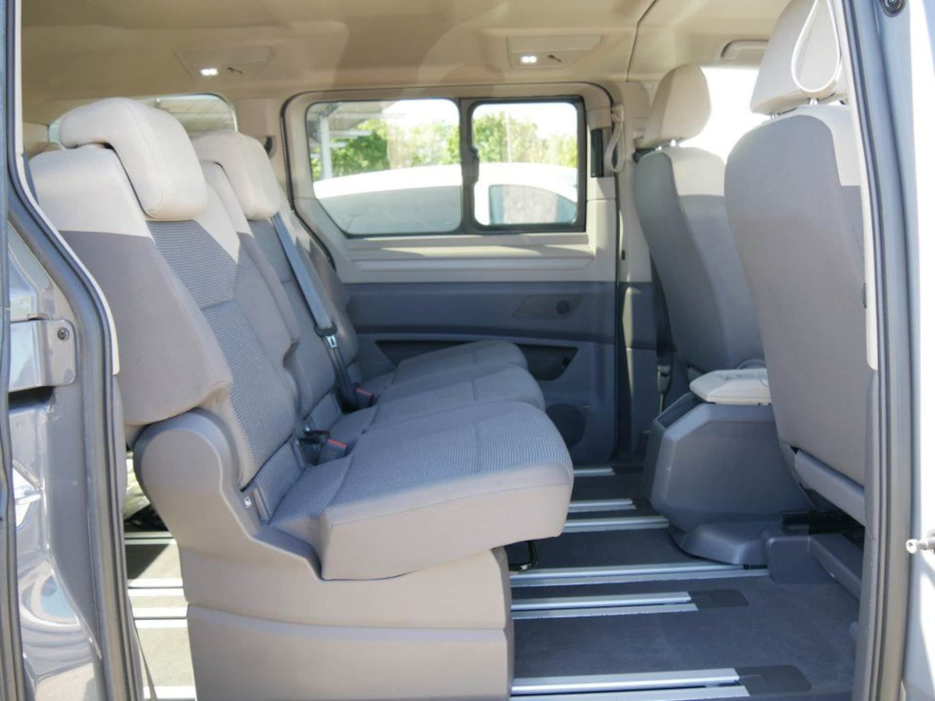Volkswagen Multivan Basis-Modell