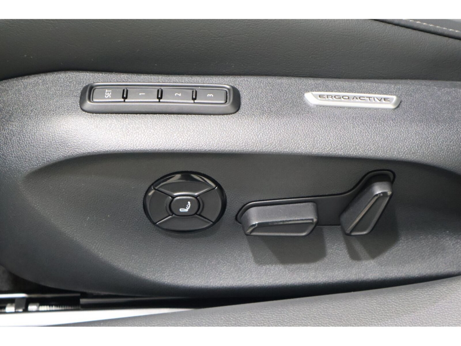 Volkswagen Passat – Bild 23