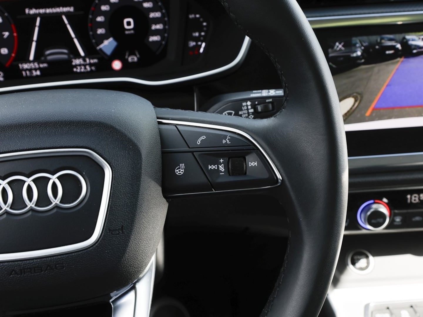 Bild über Audi Q3 Sportback TFSI 110 kW S tronic - für weitere Informationen kontaktieren Sie den Audi Partner
