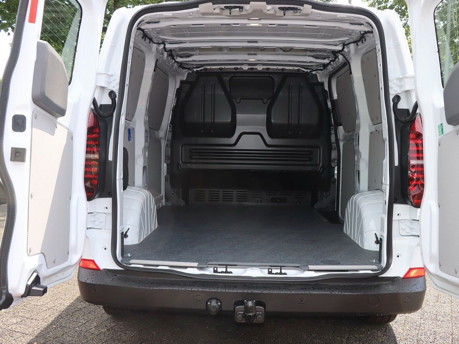 Volkswagen Transporter Kasten kurzer Radstand – Bild 15