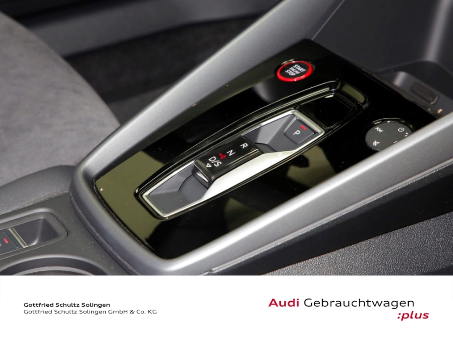 Bild über Audi RS 3 Sportback TFSI quattro 294 kW S tronic - für weitere Informationen kontaktieren Sie den Audi Partner