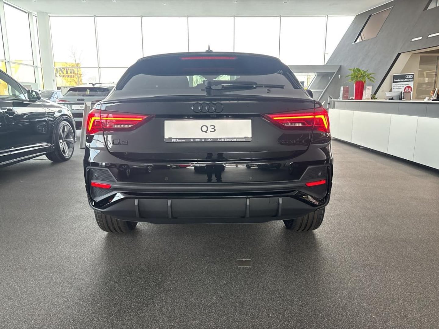 Bild über Audi Q3 Sportback S line 35 TFSI S tronic - für weitere Informationen kontaktieren Sie den Audi Partner