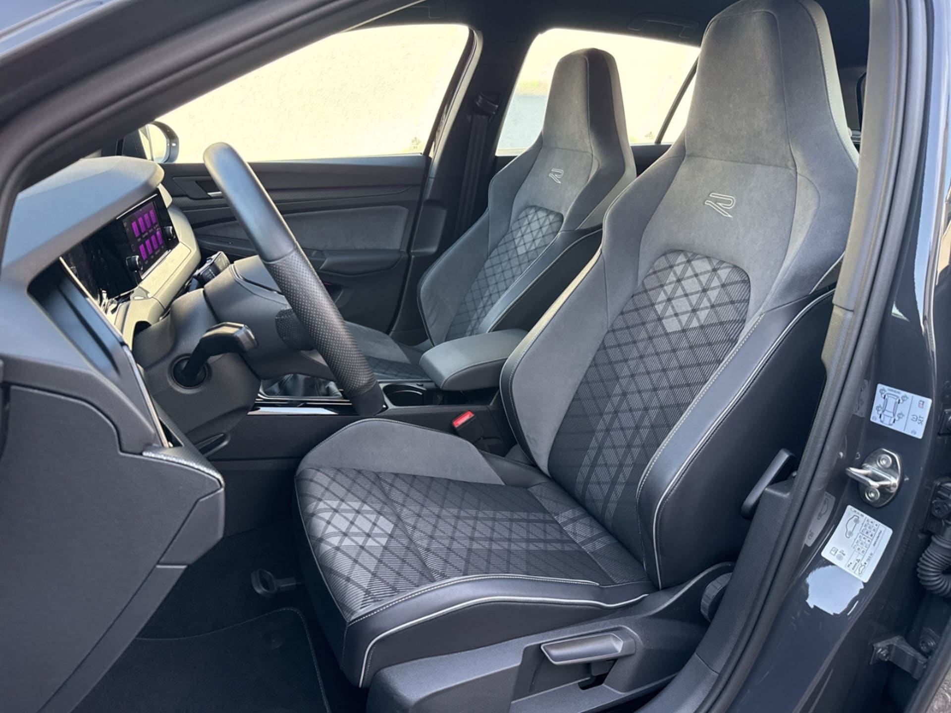 Volkswagen Golf R-Line