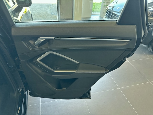Image about Audi Q3 S line 35 TDI quattro 110 kW (150 ch) S tronic