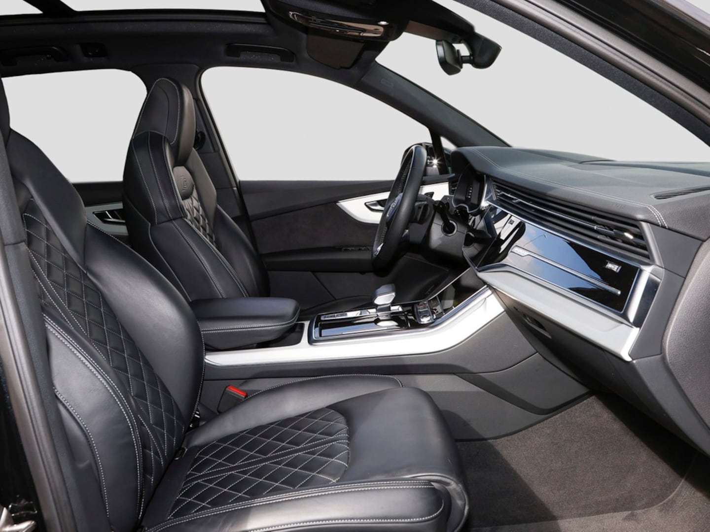 Bild über Audi SQ7 competition plus TFSI quattro tiptronic - für weitere Informationen kontaktieren Sie den Audi Partner