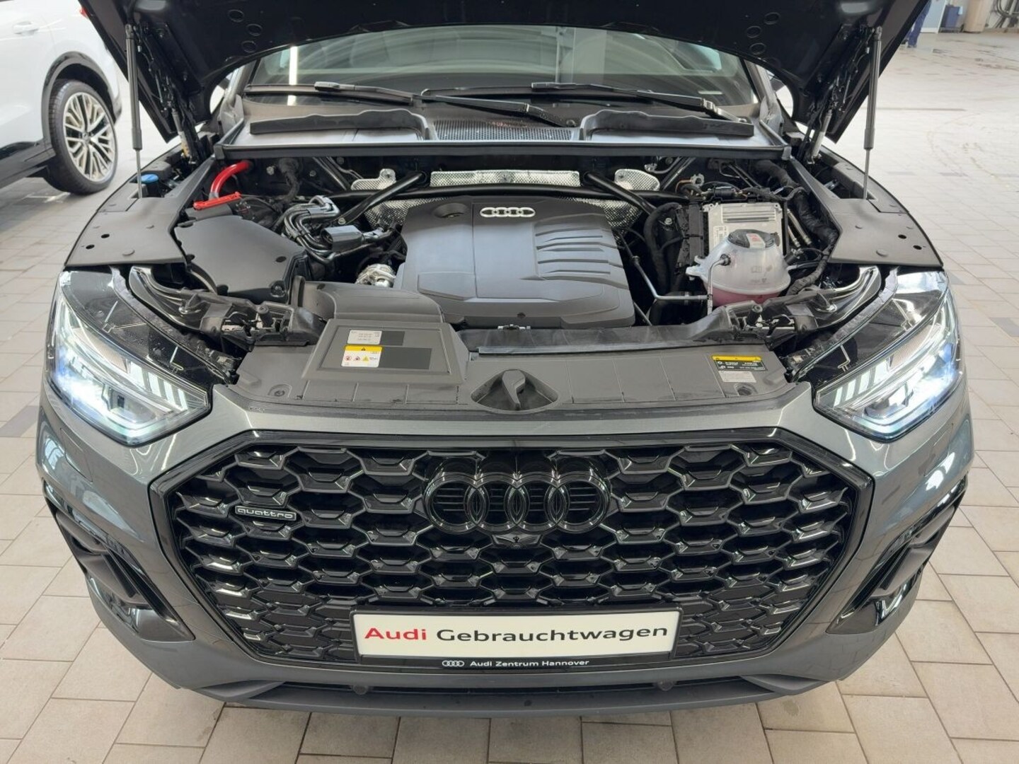 Bild über Audi Q5 Sportback 40 TDI quattro S tronic - für weitere Informationen kontaktieren Sie den Audi Partner