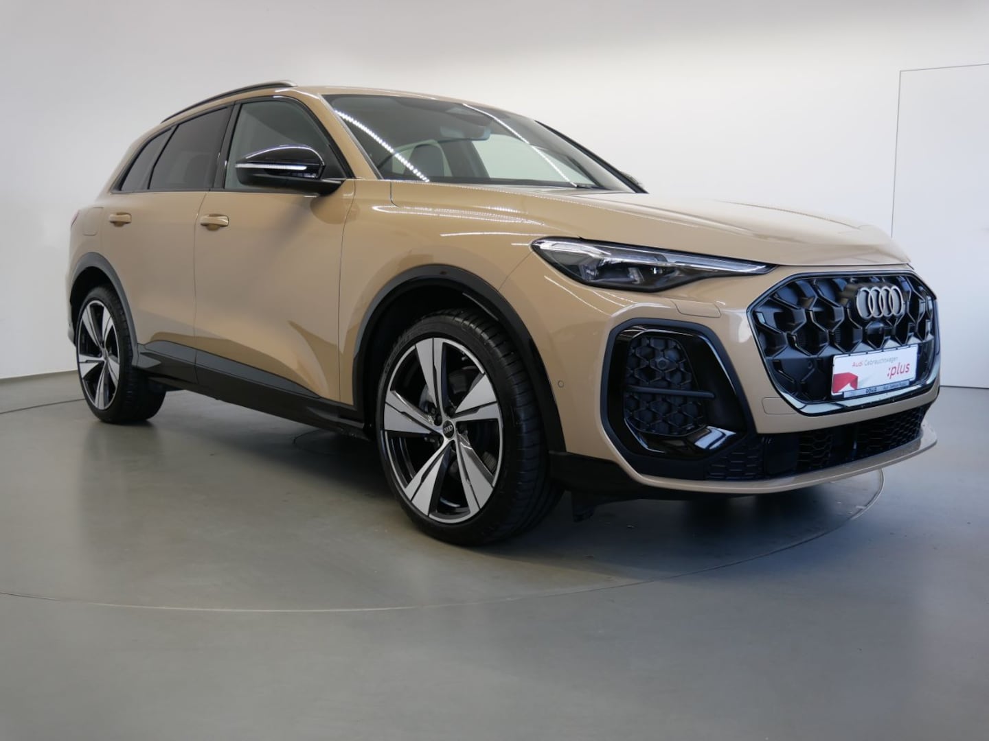 Bild über Audi Q5 SUV TDI quattro 150 kW S tronic - für weitere Informationen kontaktieren Sie den Audi Partner