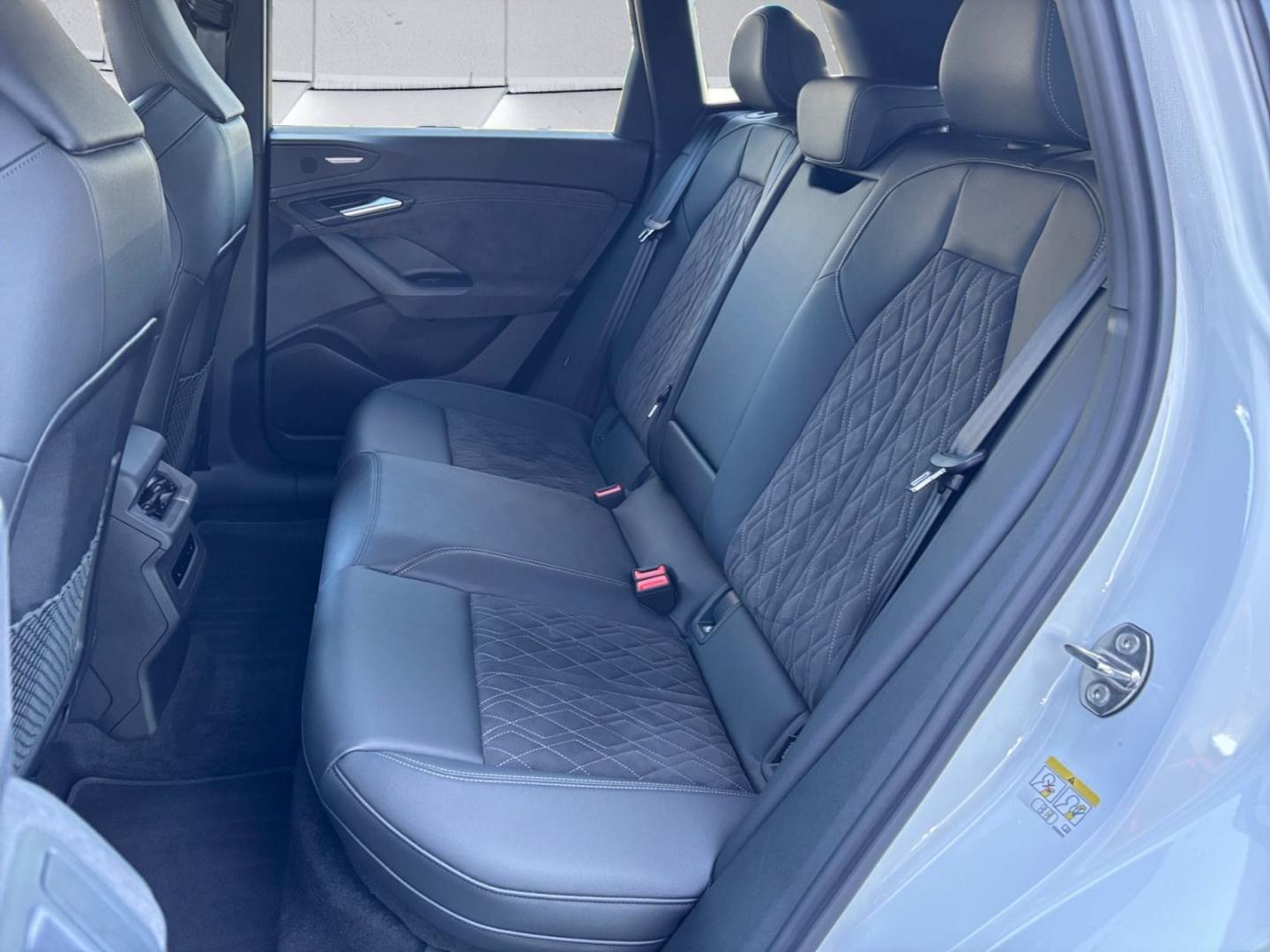 Image about Audi Q6 SUV e-tron e-tron quattro
