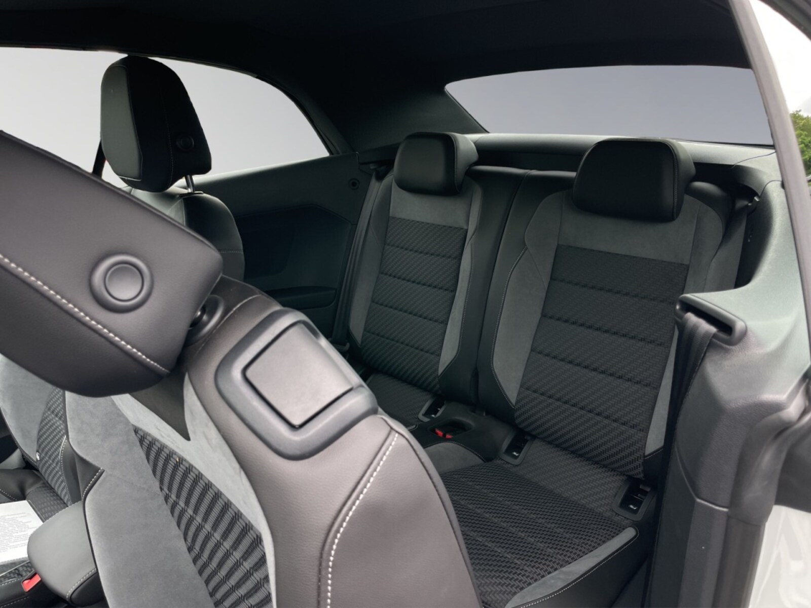 Volkswagen T-Roc Cabriolet – Bild 10