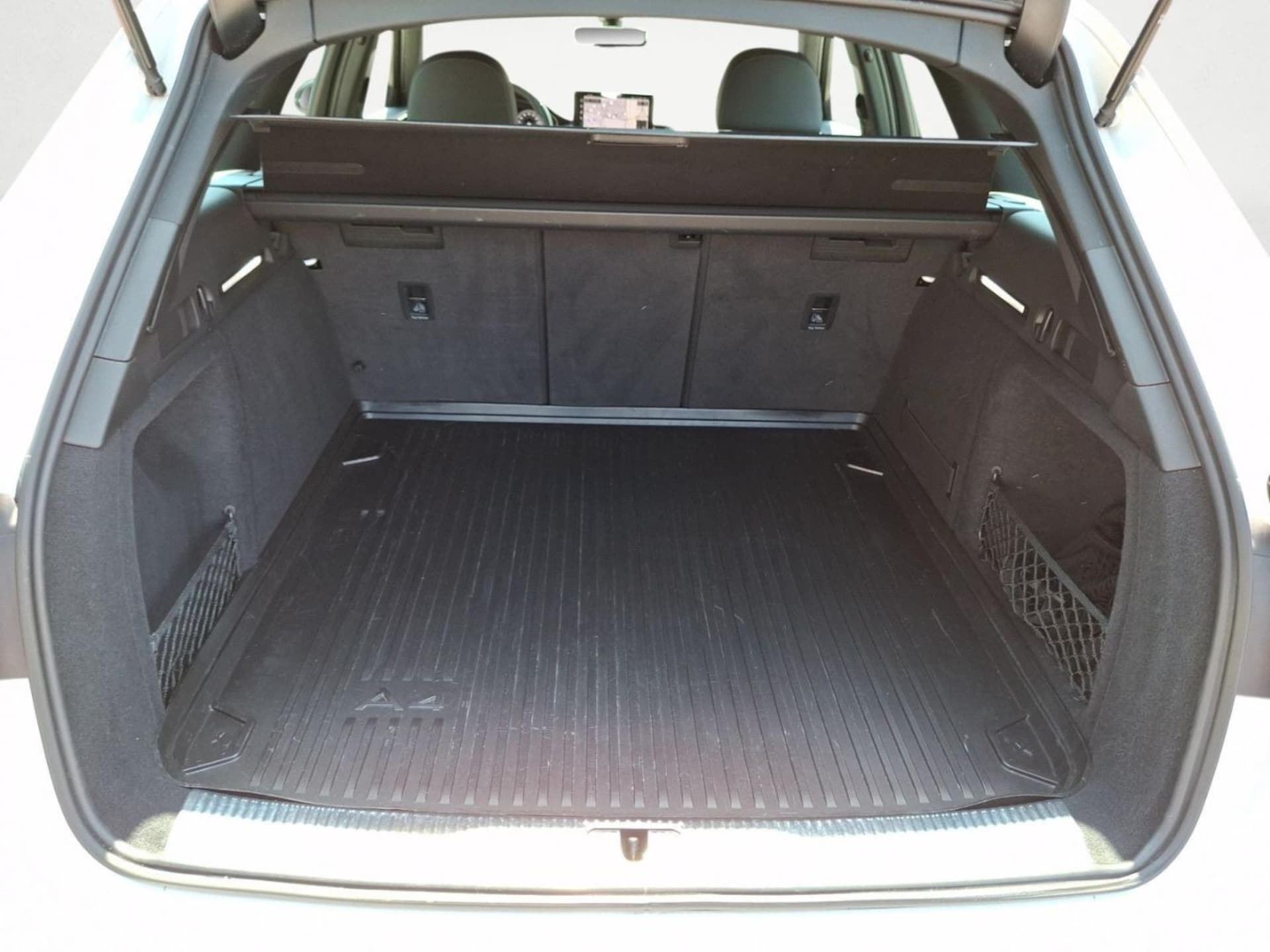 Audi A4 Avant S line