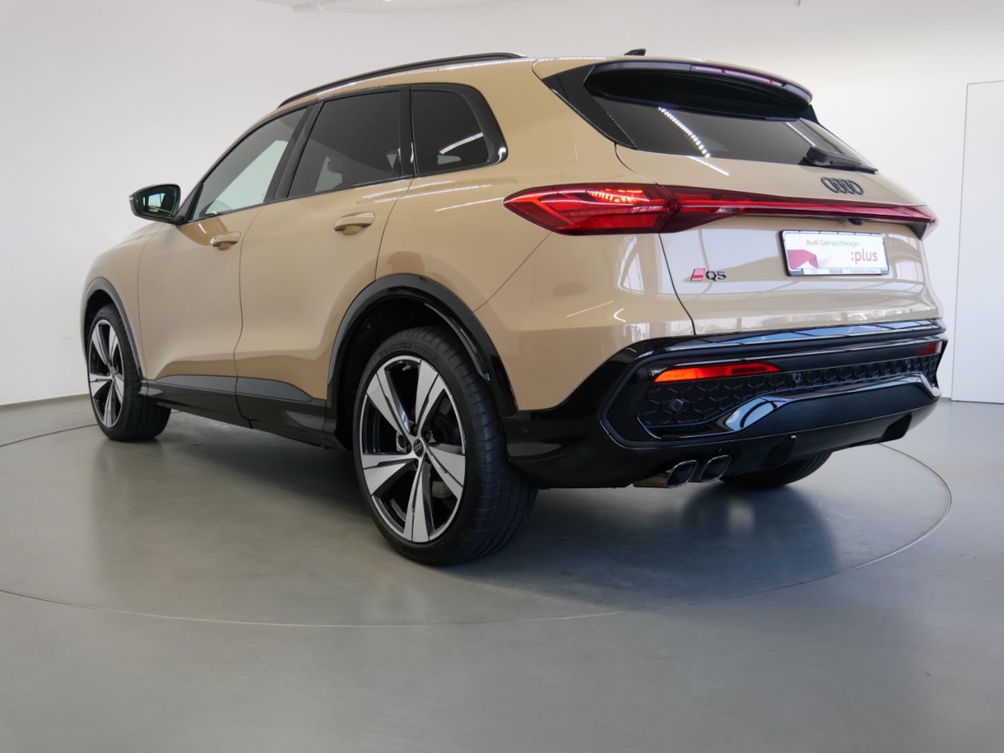 Bild über Audi Q5 SUV TDI quattro 150 kW S tronic - für weitere Informationen kontaktieren Sie den Audi Partner