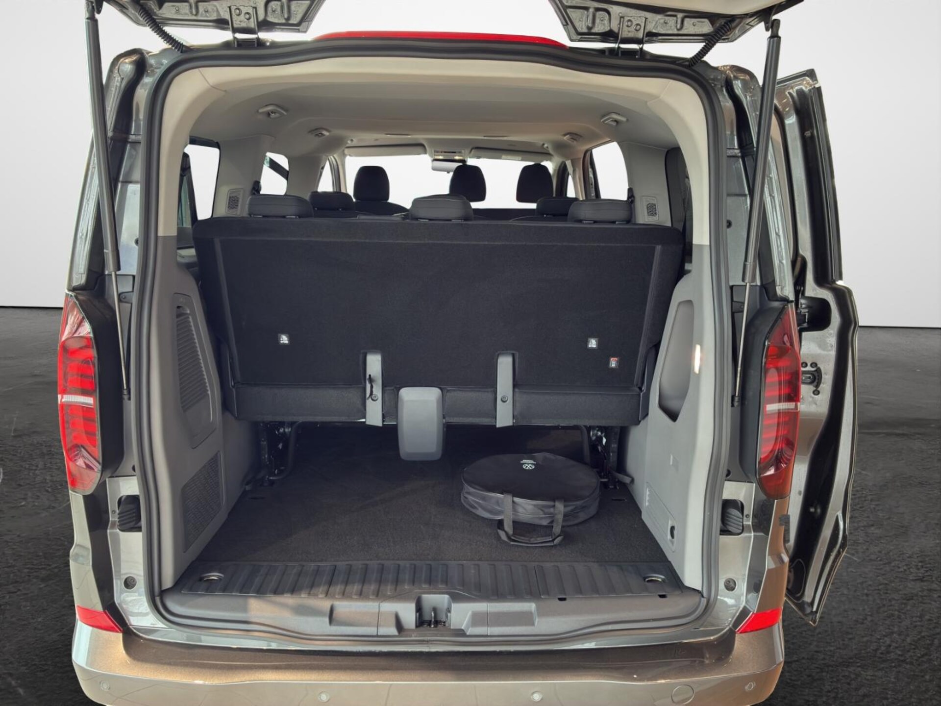 Volkswagen e-Caravelle Life