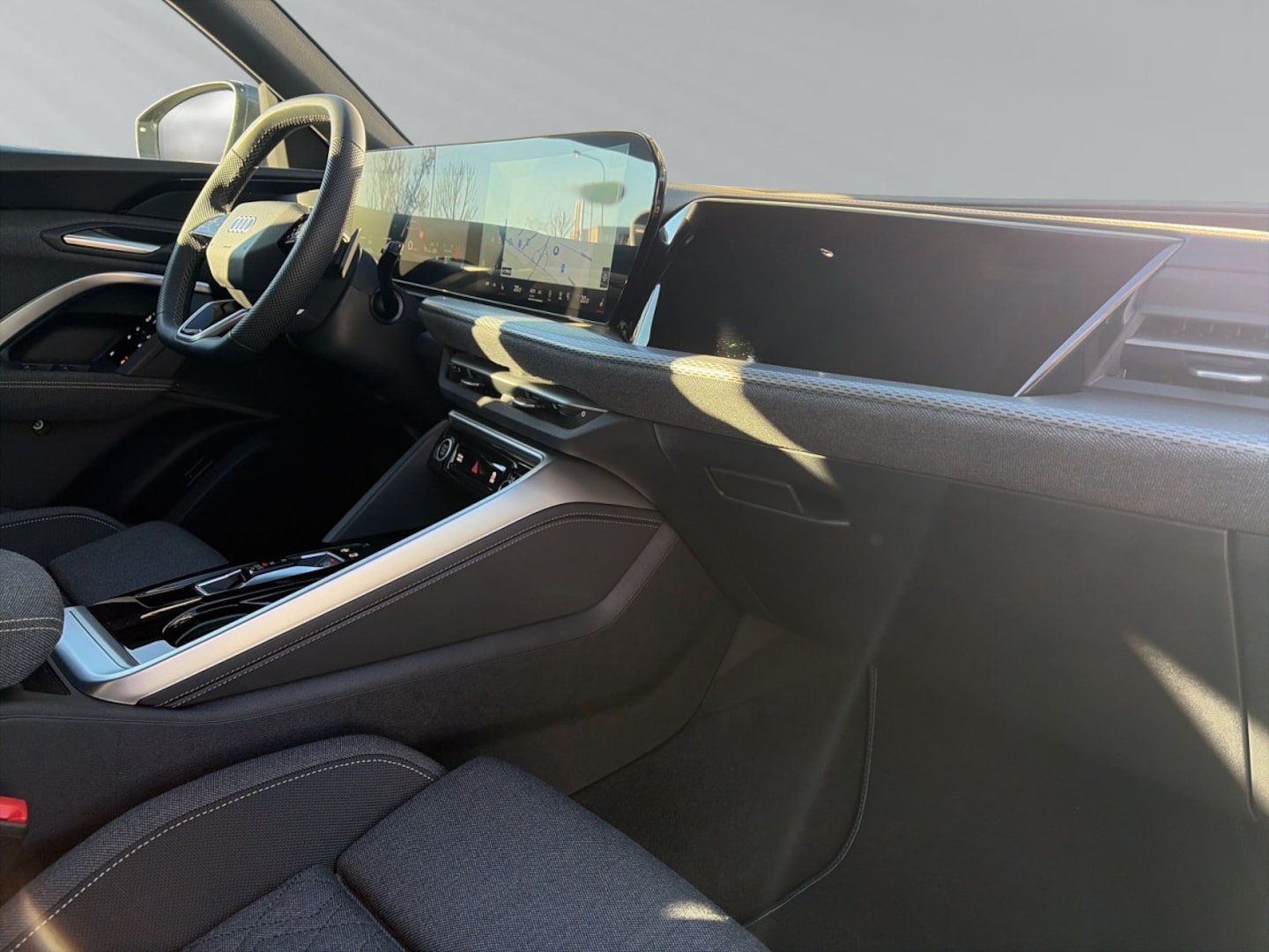 Bild über Audi Q5 SUV TDI quattro 150 kW S tronic - für weitere Informationen kontaktieren Sie den Audi Partner