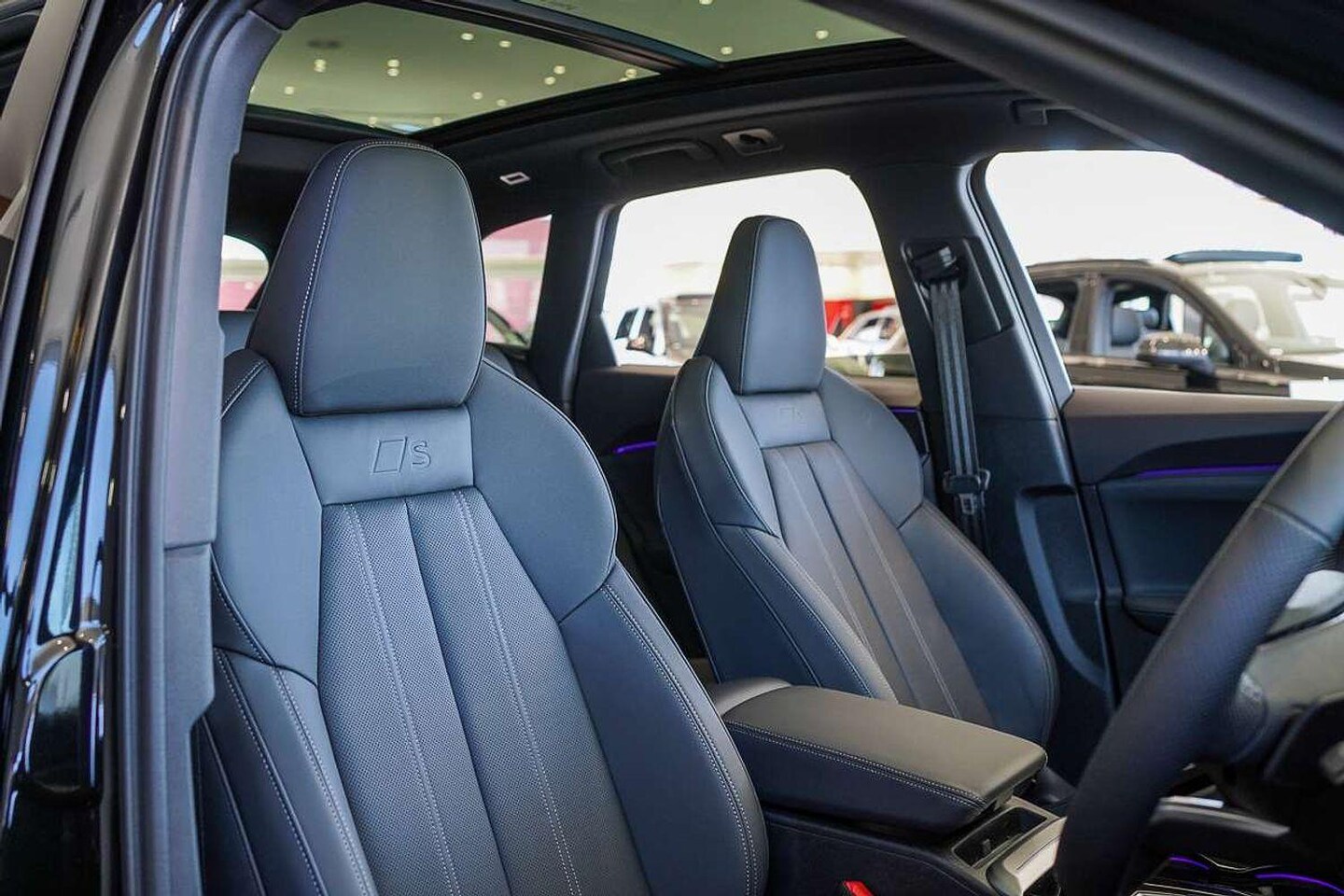 Image about Audi Q5 SUV e-hybrid quattro S tronic