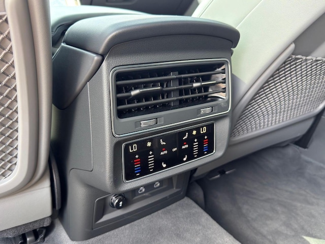 2026 Audi SQ8 Premium Plus - Photo 30