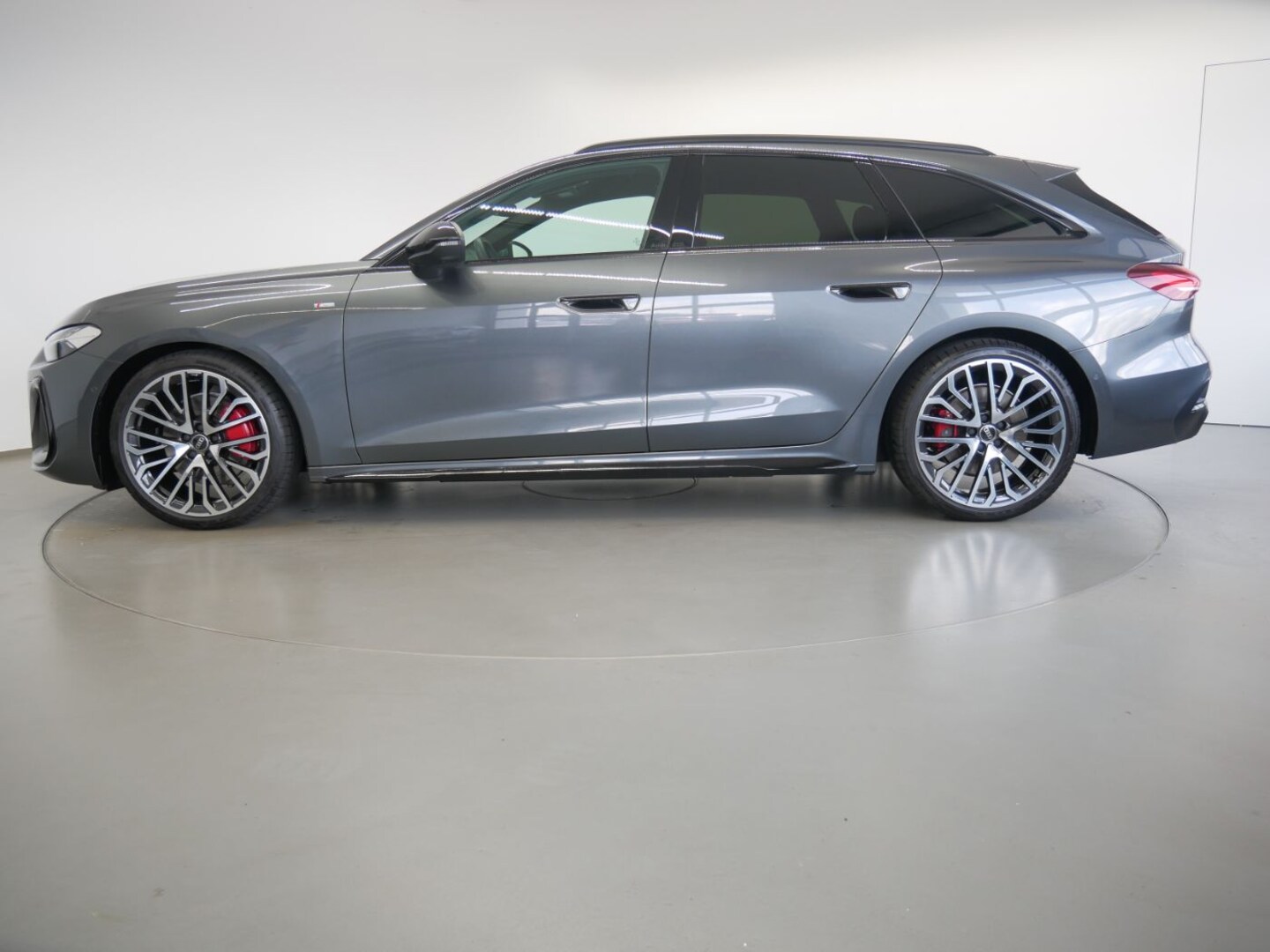 Bild über Audi A5 Avant TDI quattro 150 kW S tronic - für weitere Informationen kontaktieren Sie den Audi Partner