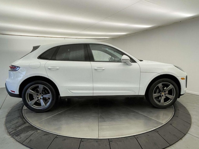 2025 Porsche Macan Base - Photo 8
