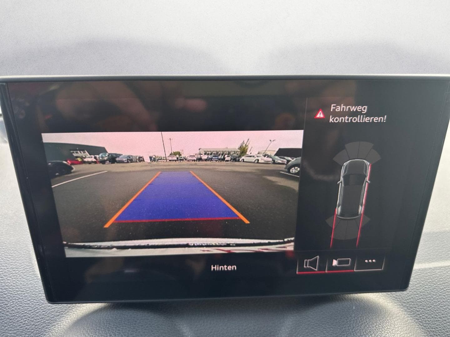 Bild über Audi Q2 advanced 35 TFSI S tronic - für weitere Informationen kontaktieren Sie den Audi Partner