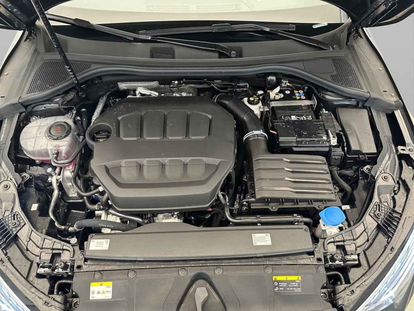 Bild über Audi A3 Sportback TFSI quattro S tronic - für weitere Informationen kontaktieren Sie den Audi Partner