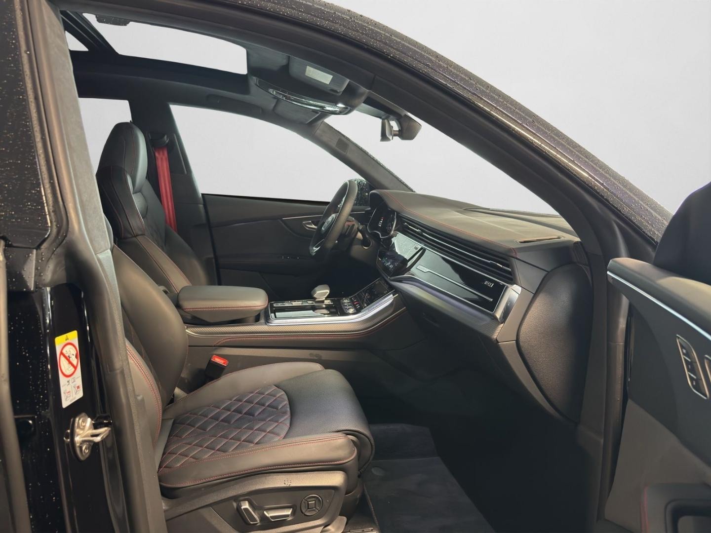 Bild über Audi Q8 SUV TDI quattro 210 kW tiptronic - für weitere Informationen kontaktieren Sie den Audi Partner