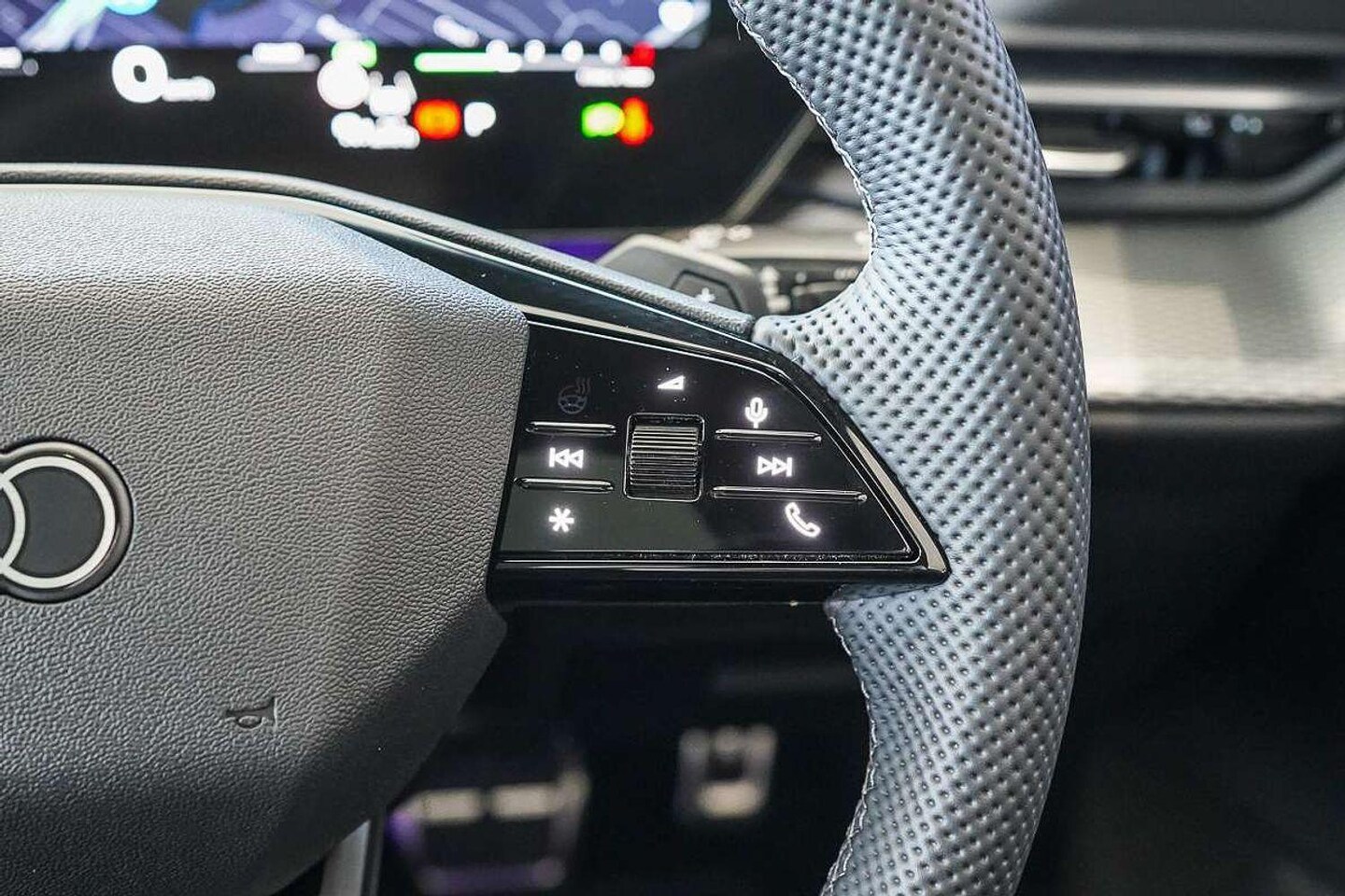 Image about Audi Q5 SUV e-hybrid quattro S tronic