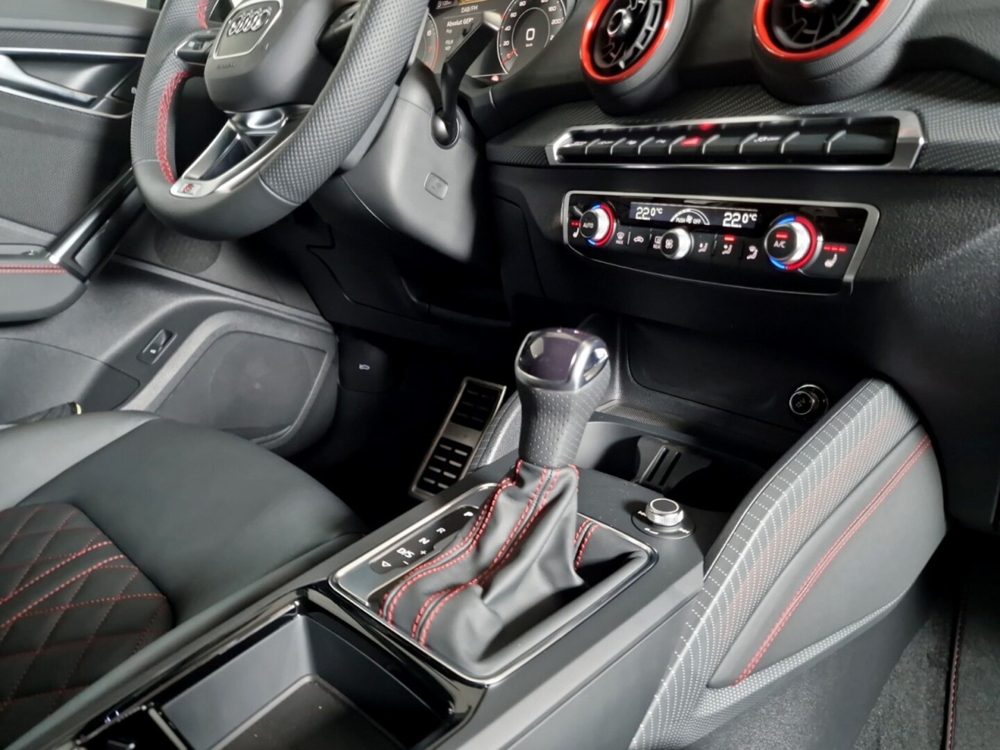 Bild über Audi Q2 S line 35 TFSI S tronic - für weitere Informationen kontaktieren Sie den Audi Partner