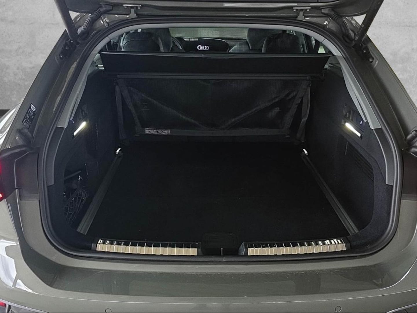 Bild über Audi A6 Avant TDI quattro 150 kW S tronic - für weitere Informationen kontaktieren Sie den Audi Partner