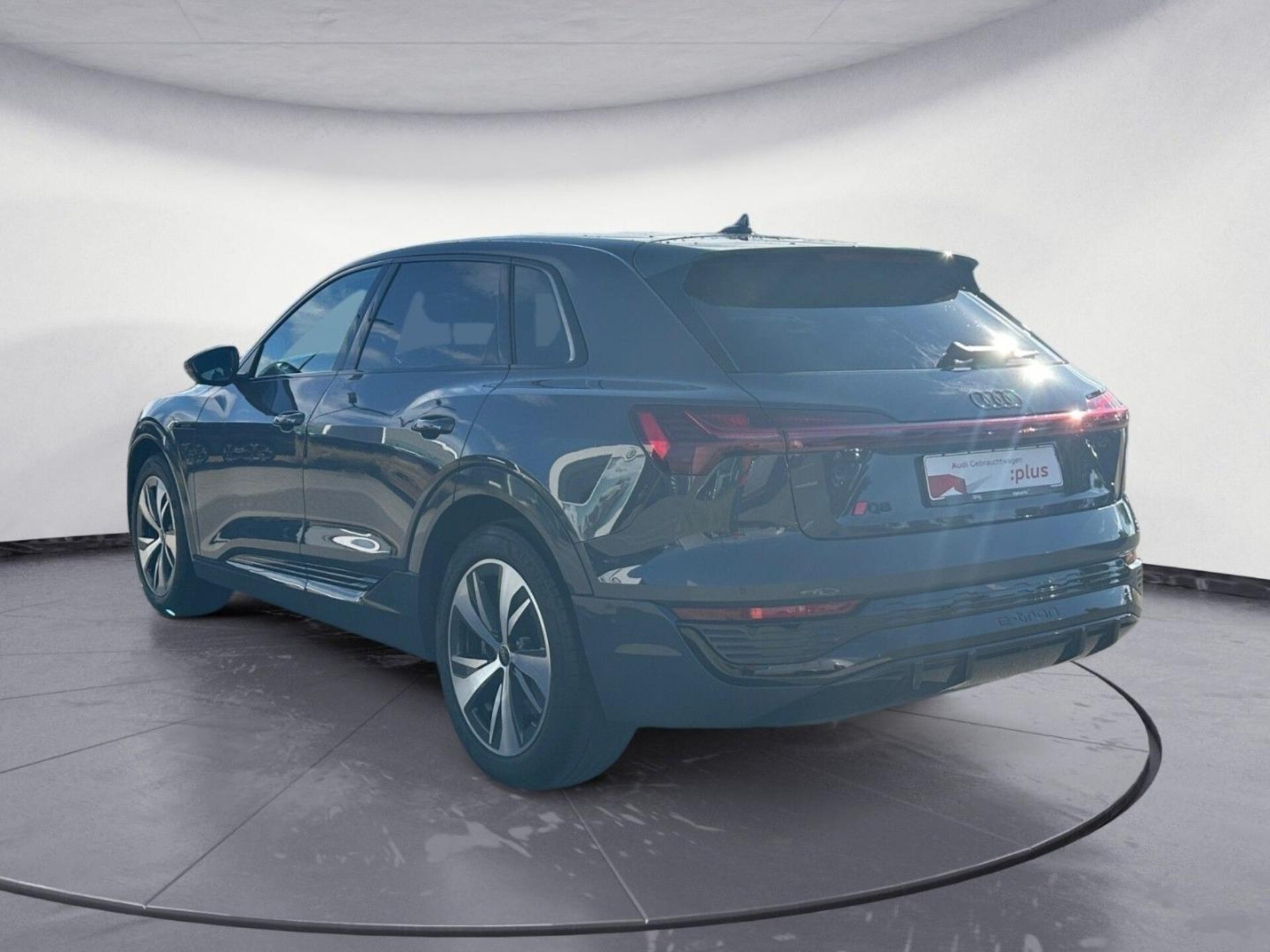 Audi Q8 e-tron S line