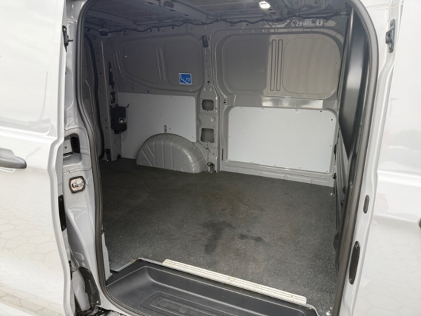 Volkswagen Transporter Kasten kurzer Radstand – Bild 14