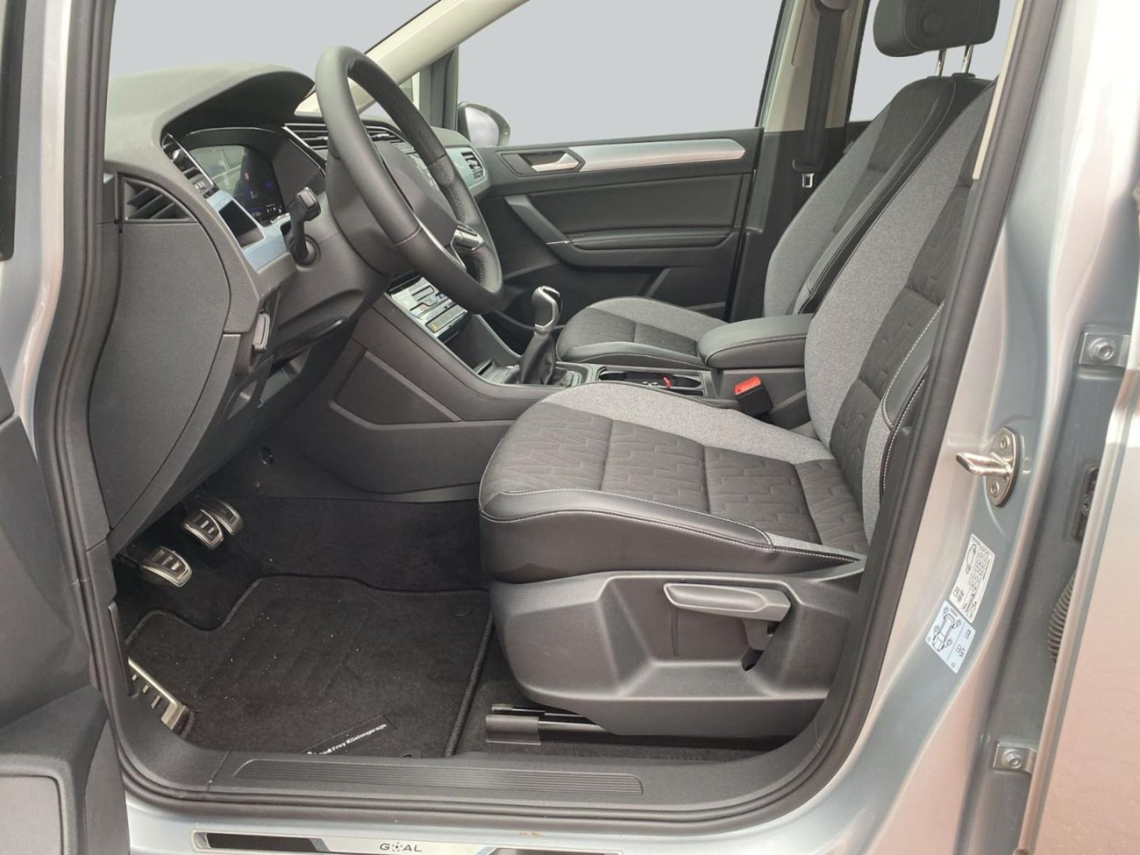Volkswagen Touran – Bild 11