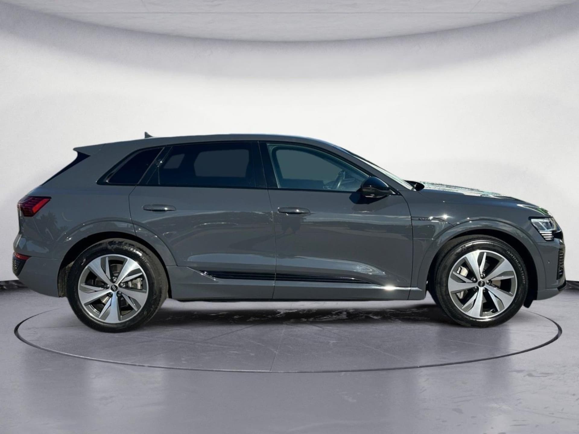 Audi Q8 e-tron S line