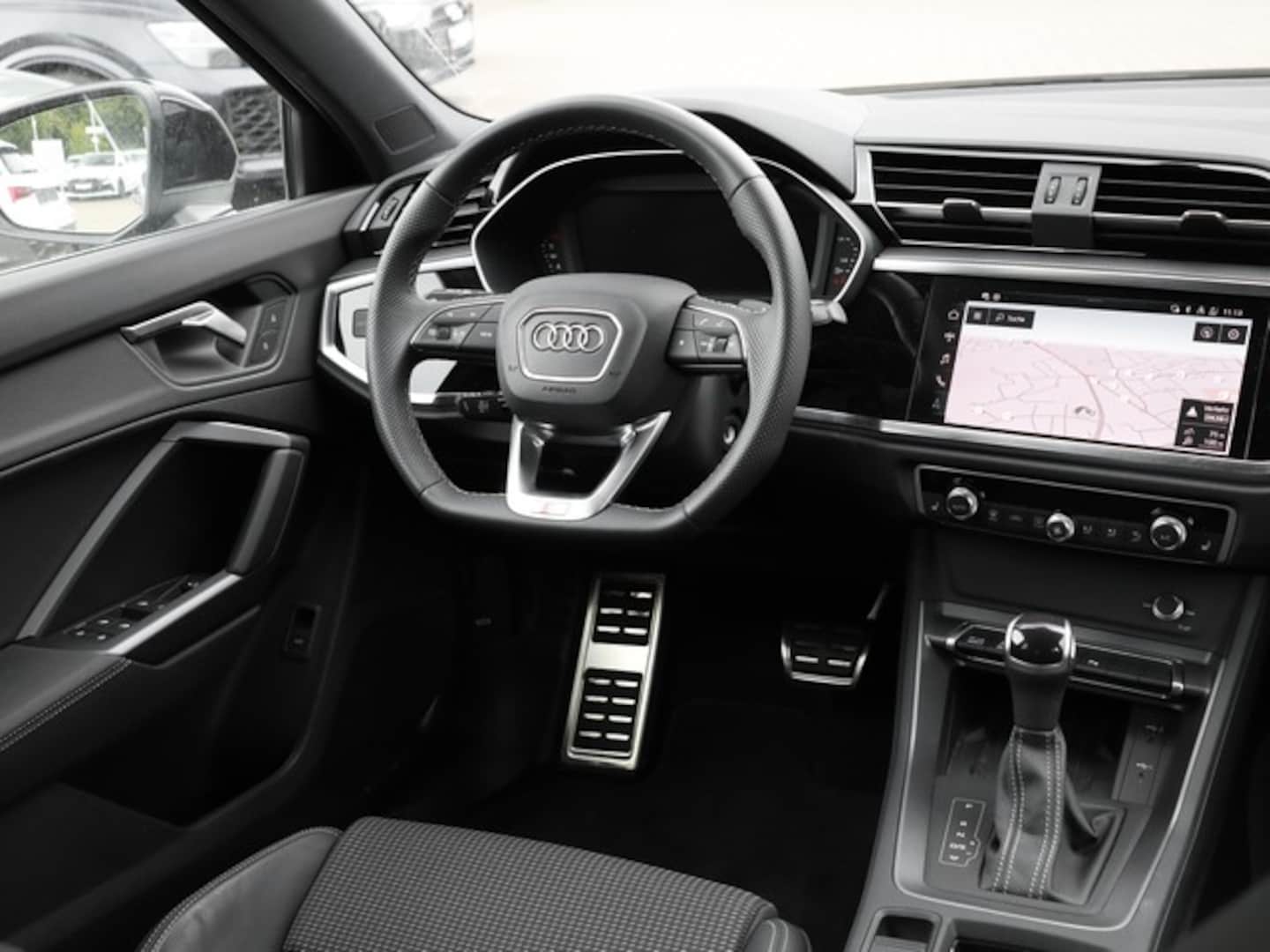 Bild über Audi Q3 Sportback S line 35 TFSI S tronic - für weitere Informationen kontaktieren Sie den Audi Partner
