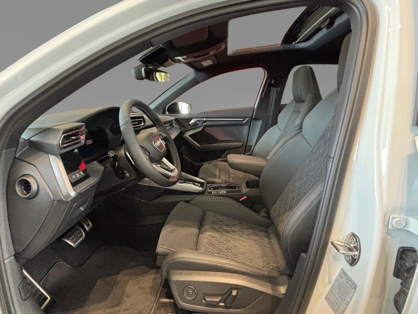 Bild über Audi A3 Sportback TFSI 110 kW S tronic - für weitere Informationen kontaktieren Sie den Audi Partner