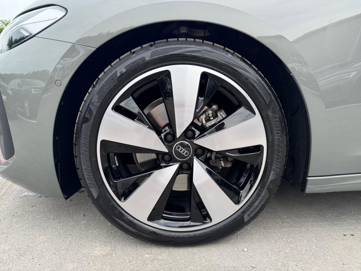 Bild über Audi A5 Avant TFSI 110 kW S tronic - für weitere Informationen kontaktieren Sie den Audi Partner