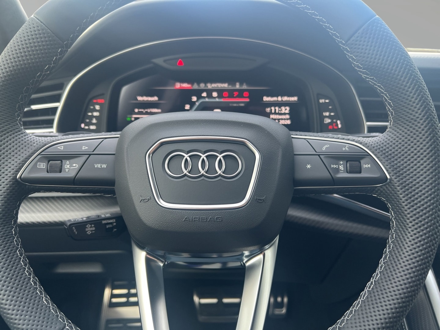 Bild über Audi SQ8 SUV TFSI quattro 373 kW tiptronic - für weitere Informationen kontaktieren Sie den Audi Partner