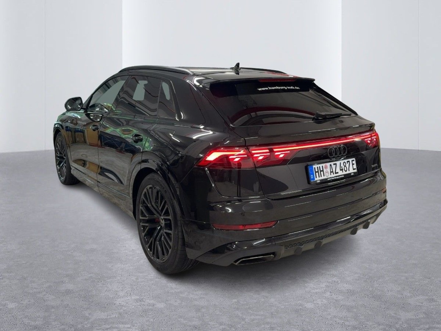 Bild über Audi Q8 SUV TFSI e S line business TFSI e quattro 360 kW tiptronic - für weitere Informationen kontaktieren Sie den Audi Partner