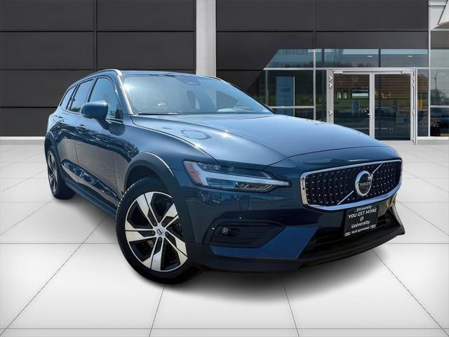 Photo of 2024 Volvo V60 Cross Country