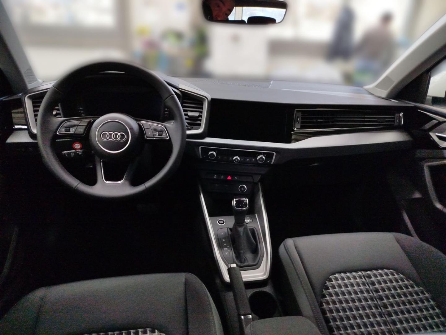 Bild über Audi A1 Sportback 30 TFSI S tronic - für weitere Informationen kontaktieren Sie den Audi Partner