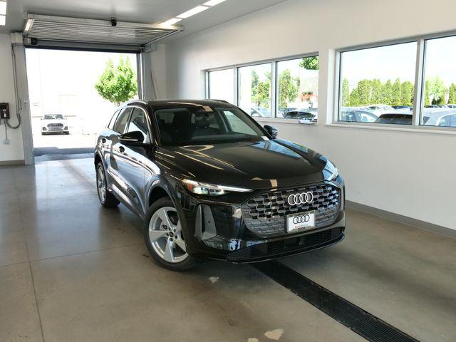 2026 Audi Q5 Premium Plus quattro's photo