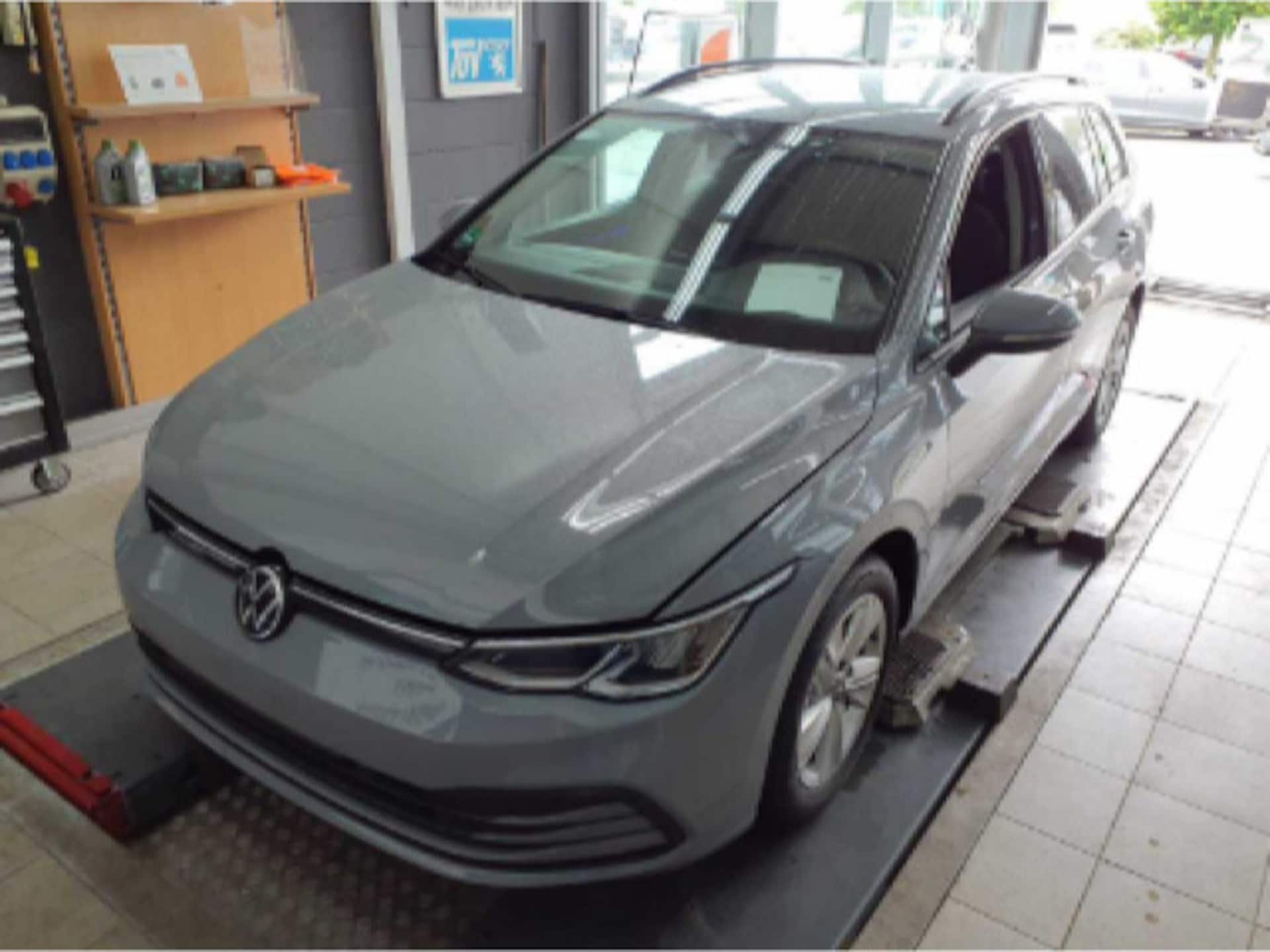 Volkswagen Golf Variant Life